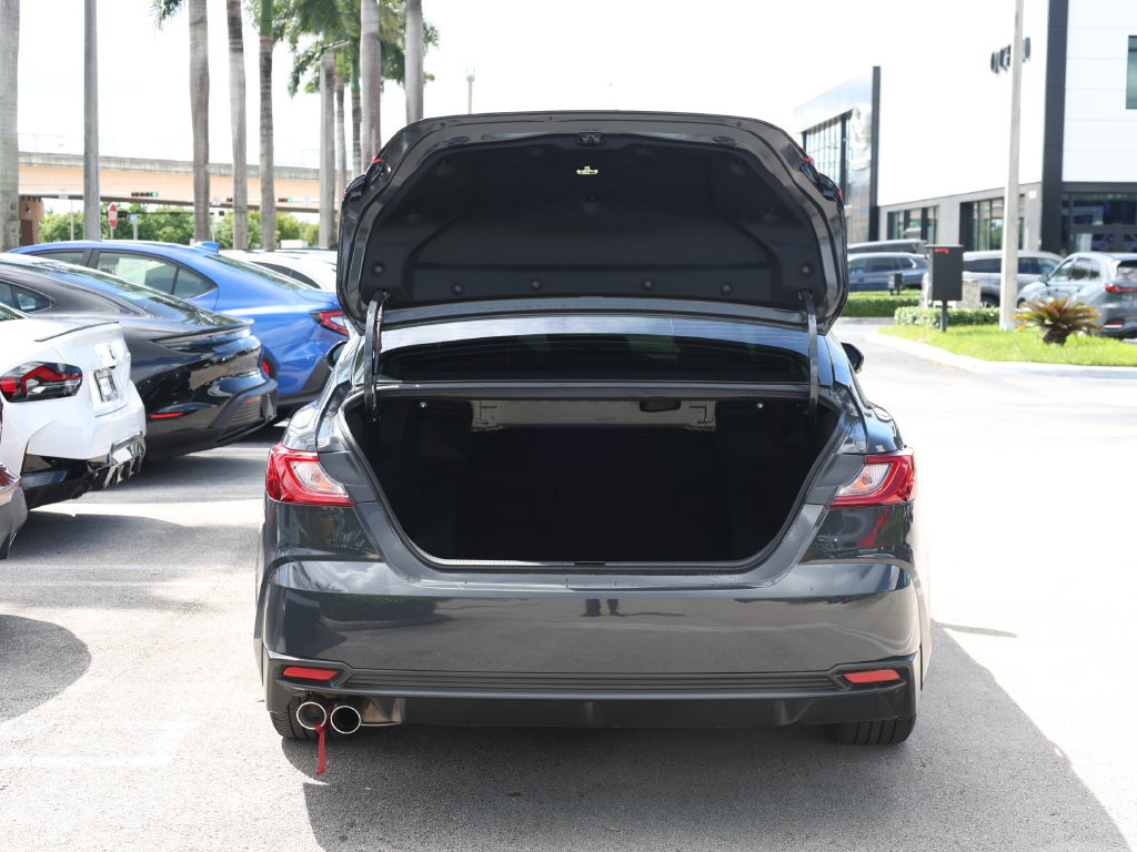 Used 2025 Toyota Camry SE w/ Convenience Package FWD image 7