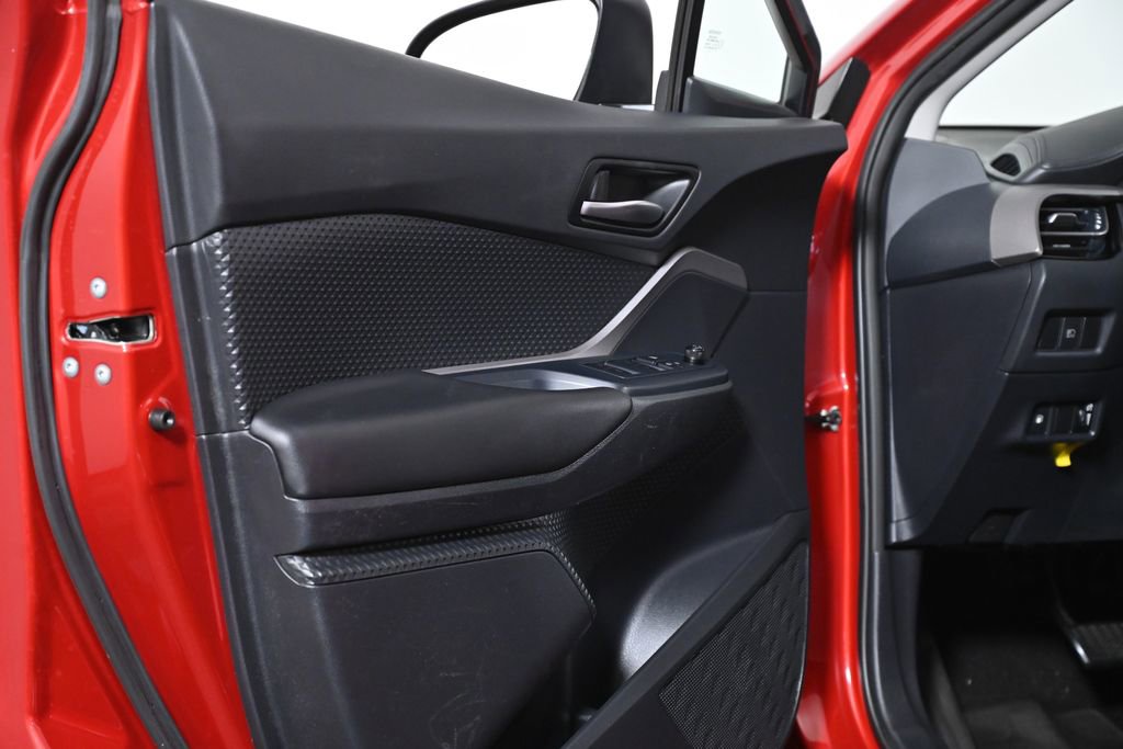 Used 2020 Toyota C-HR LE image 28