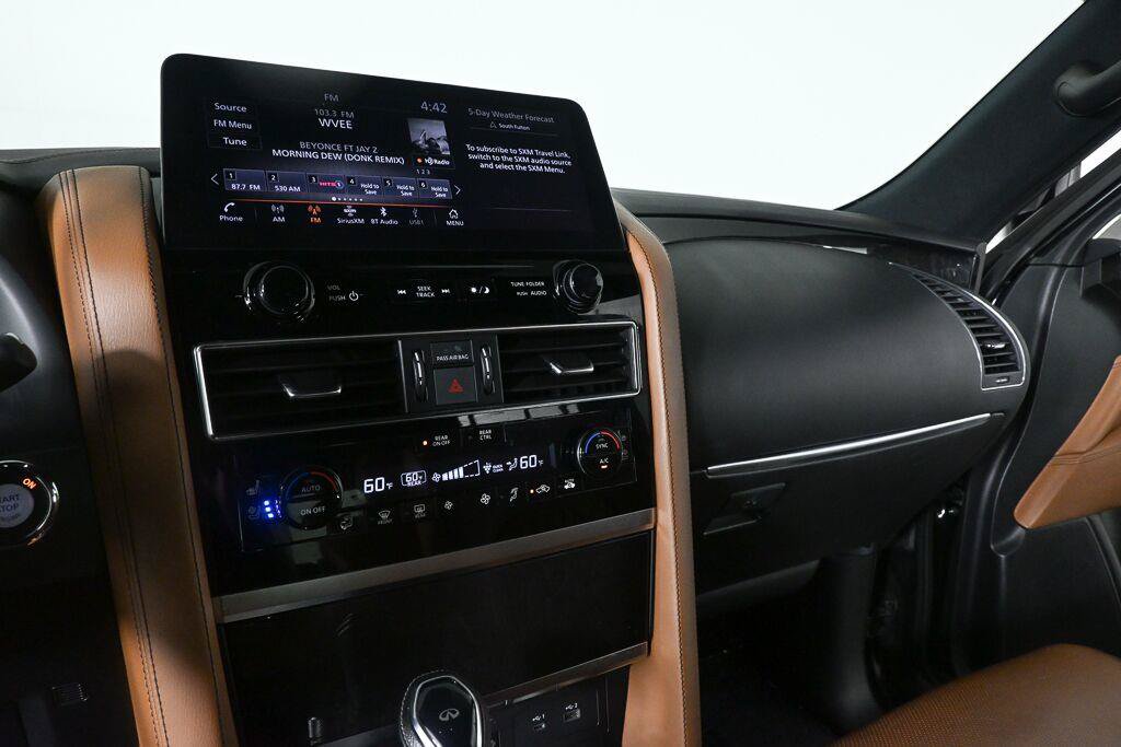 Used 2024 INFINITI QX80 Sensory AWD/4WD image 14