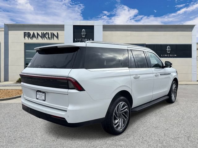 New 2026 Lincoln Navigator L Premier AWD/4WD image 7