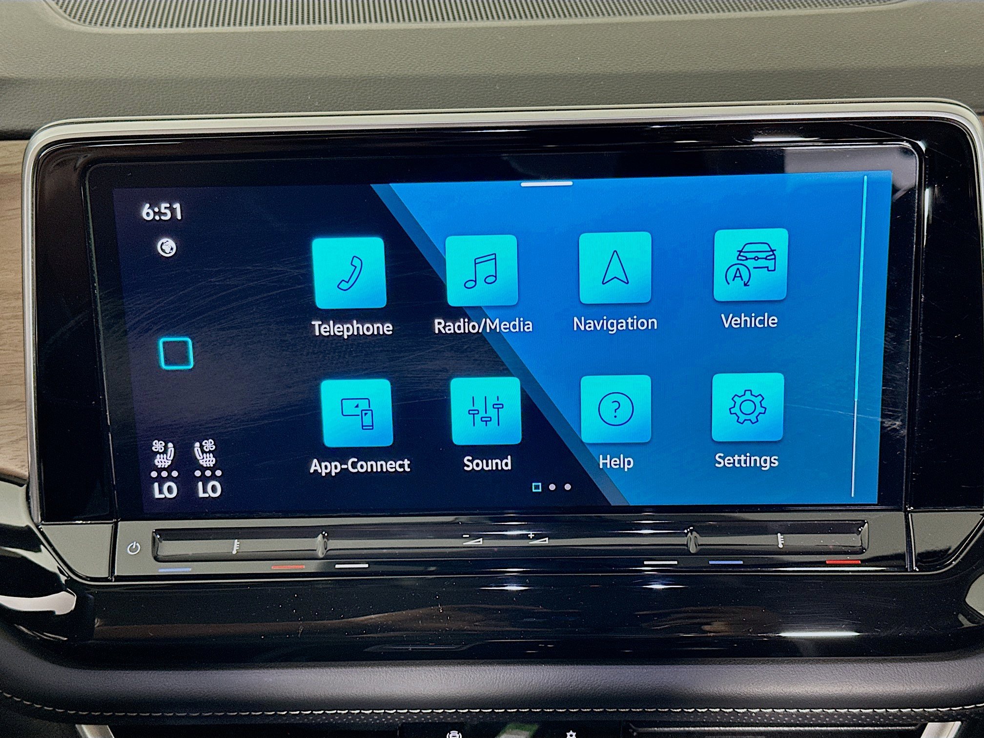 Used 2025 Volkswagen Atlas SE image 19