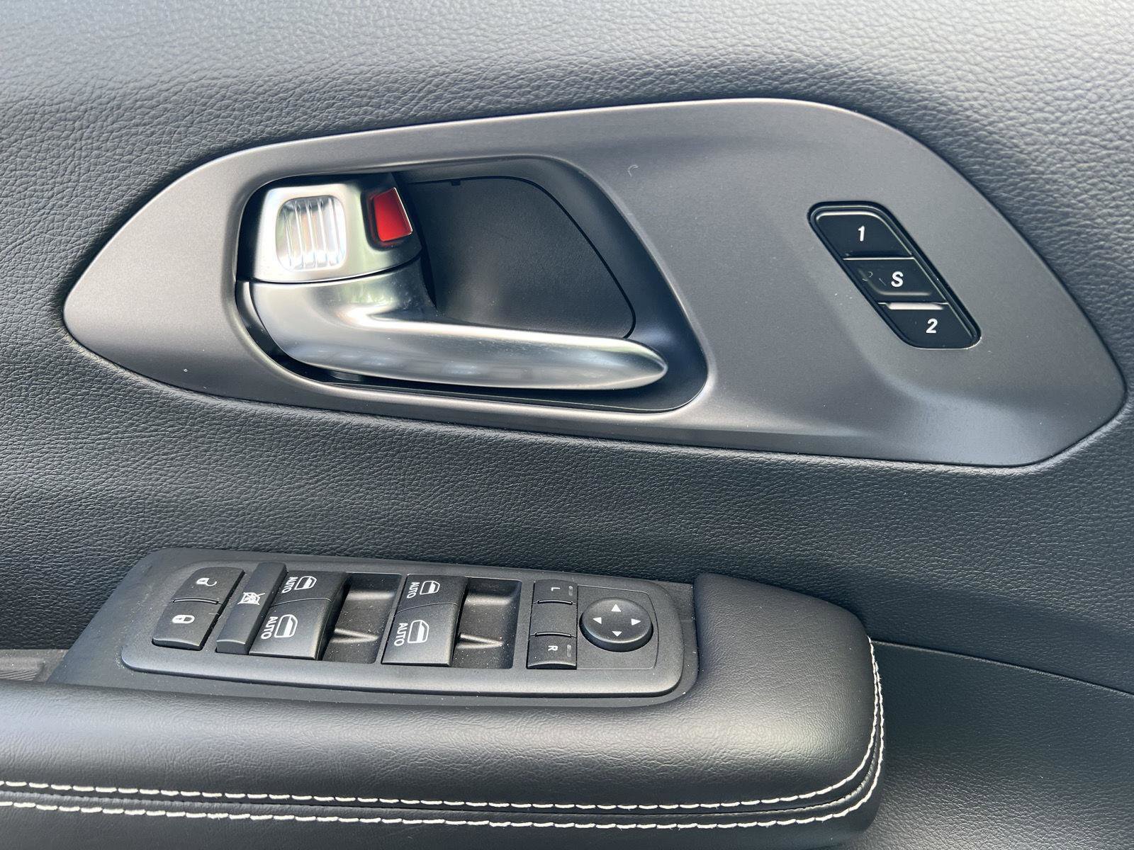 New 2026 Chrysler Pacifica Select image 14