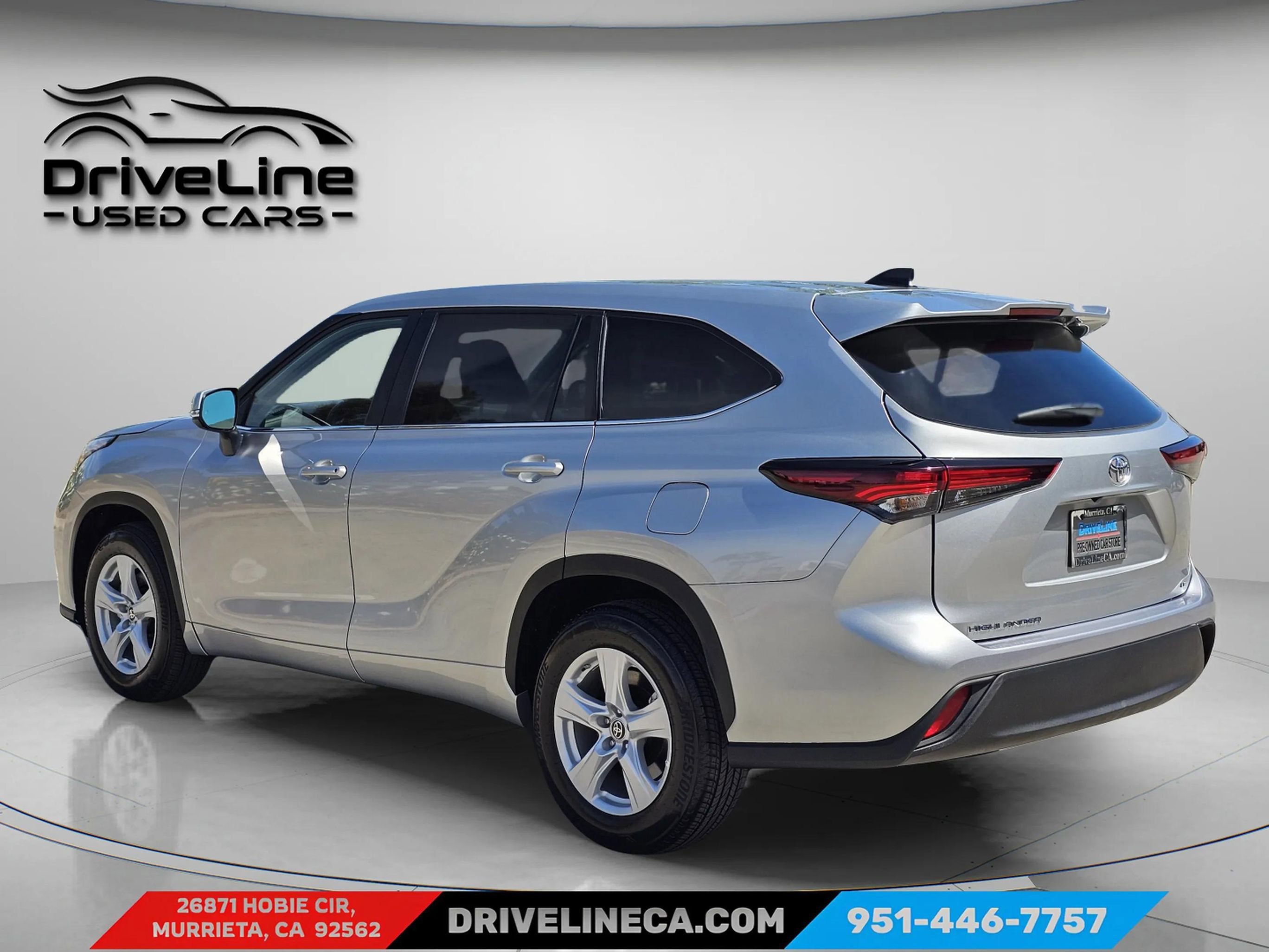 Used 2025 Toyota Highlander LE FWD image 6