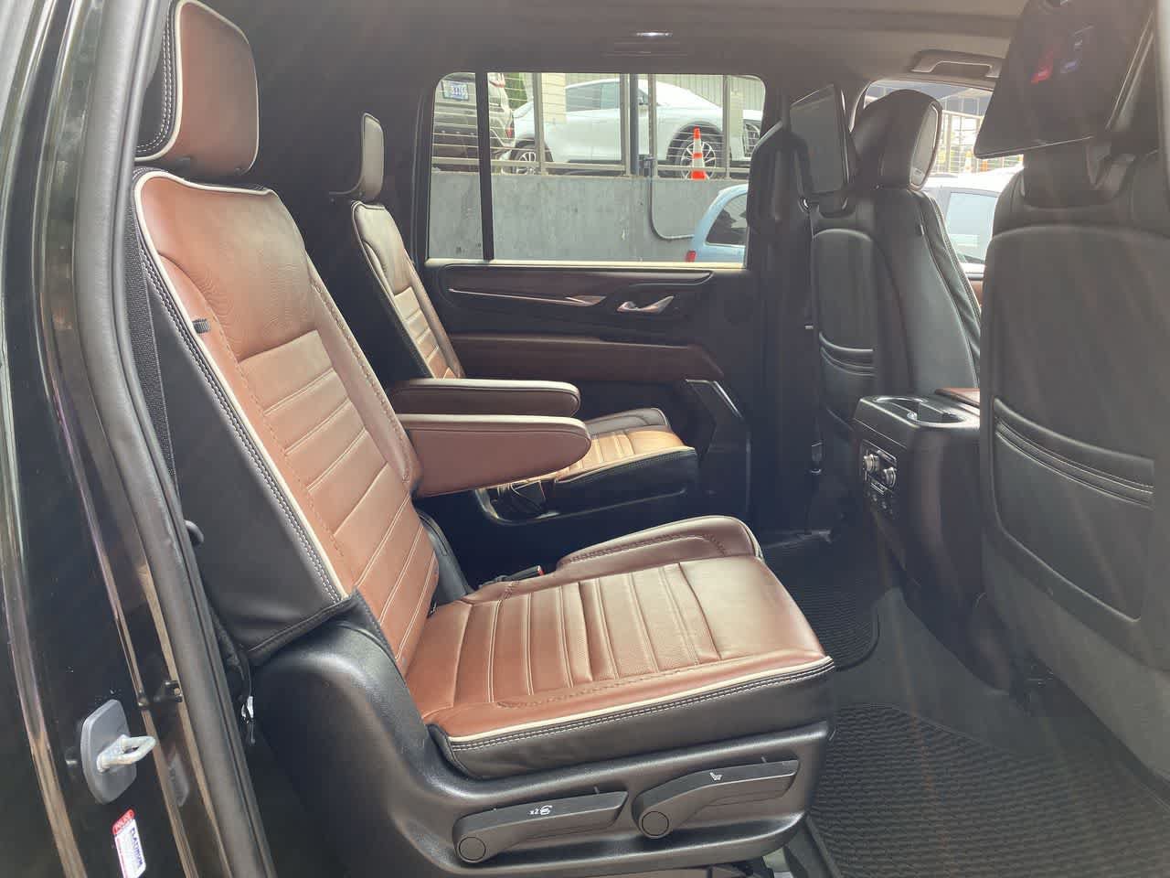 Used 2023 GMC Yukon XL Denali Ultimate AWD/4WD image 18