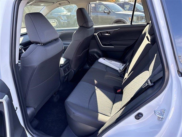 Used 2025 Toyota RAV4 XLE image 16