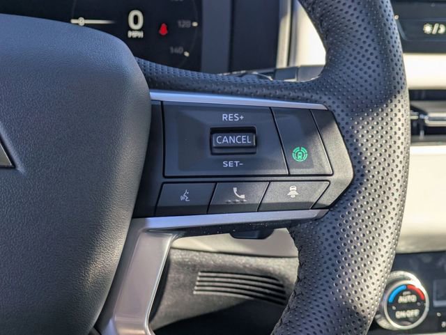 New 2025 Mitsubishi Outlander SE image 17