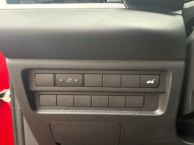 Used 2024 Mitsubishi Outlander AWD image 28