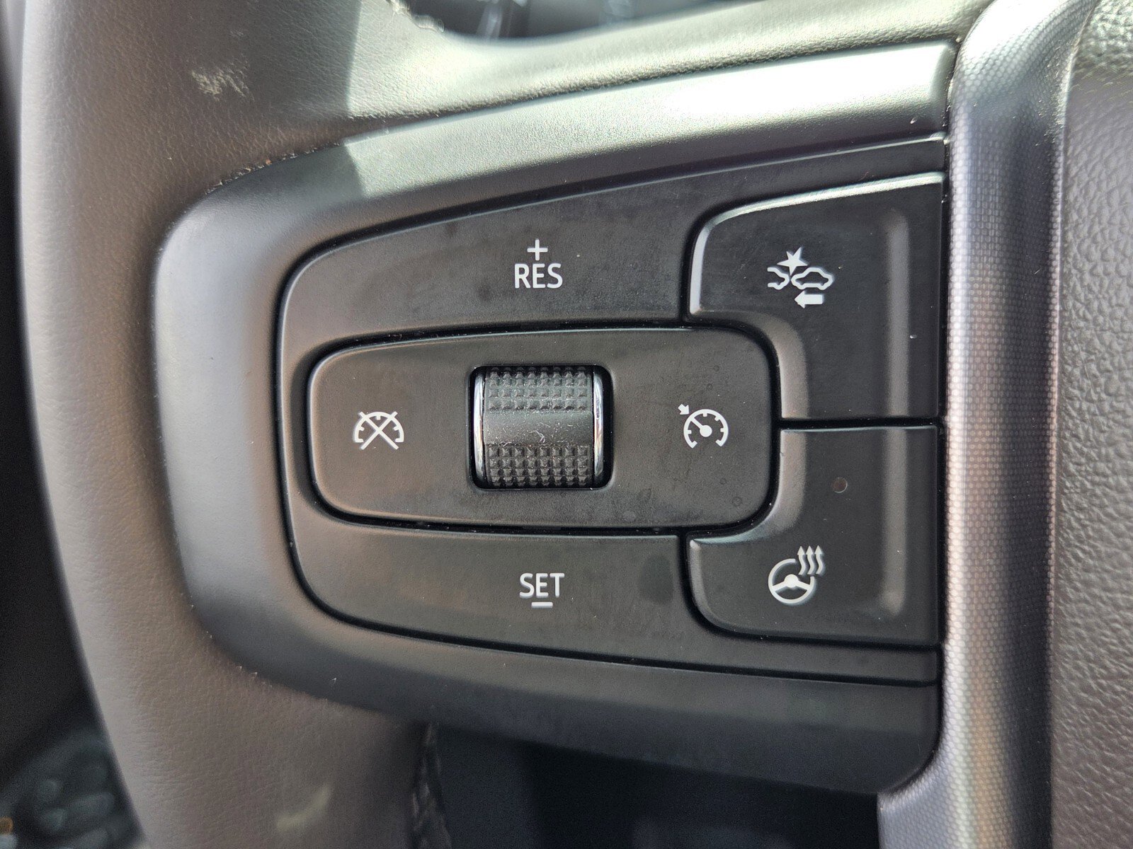 Used 2024 GMC Yukon XL SLT w/ SLT Luxury Package image 29