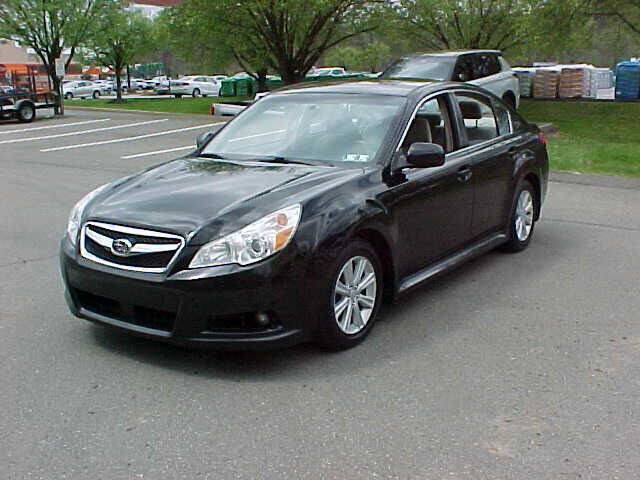 Used 2010 Subaru Legacy 2.5i Premium AWD/4WD image 3