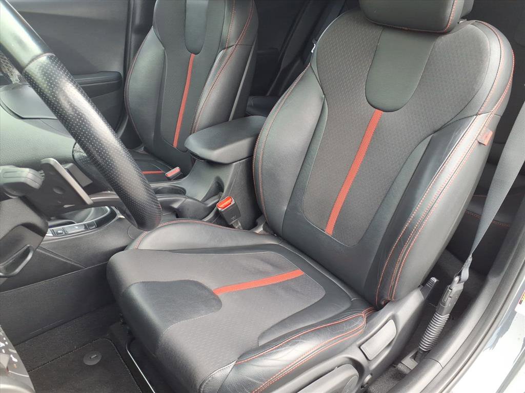 Used 2020 Hyundai Veloster Turbo FWD image 14