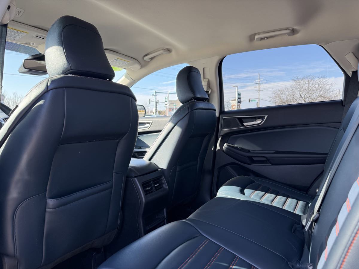 Used 2022 Ford Edge SEL w/ Sport Appearance Package image 18