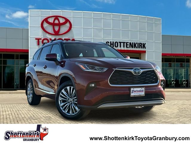 Used 2023 Toyota Highlander Platinum image 1