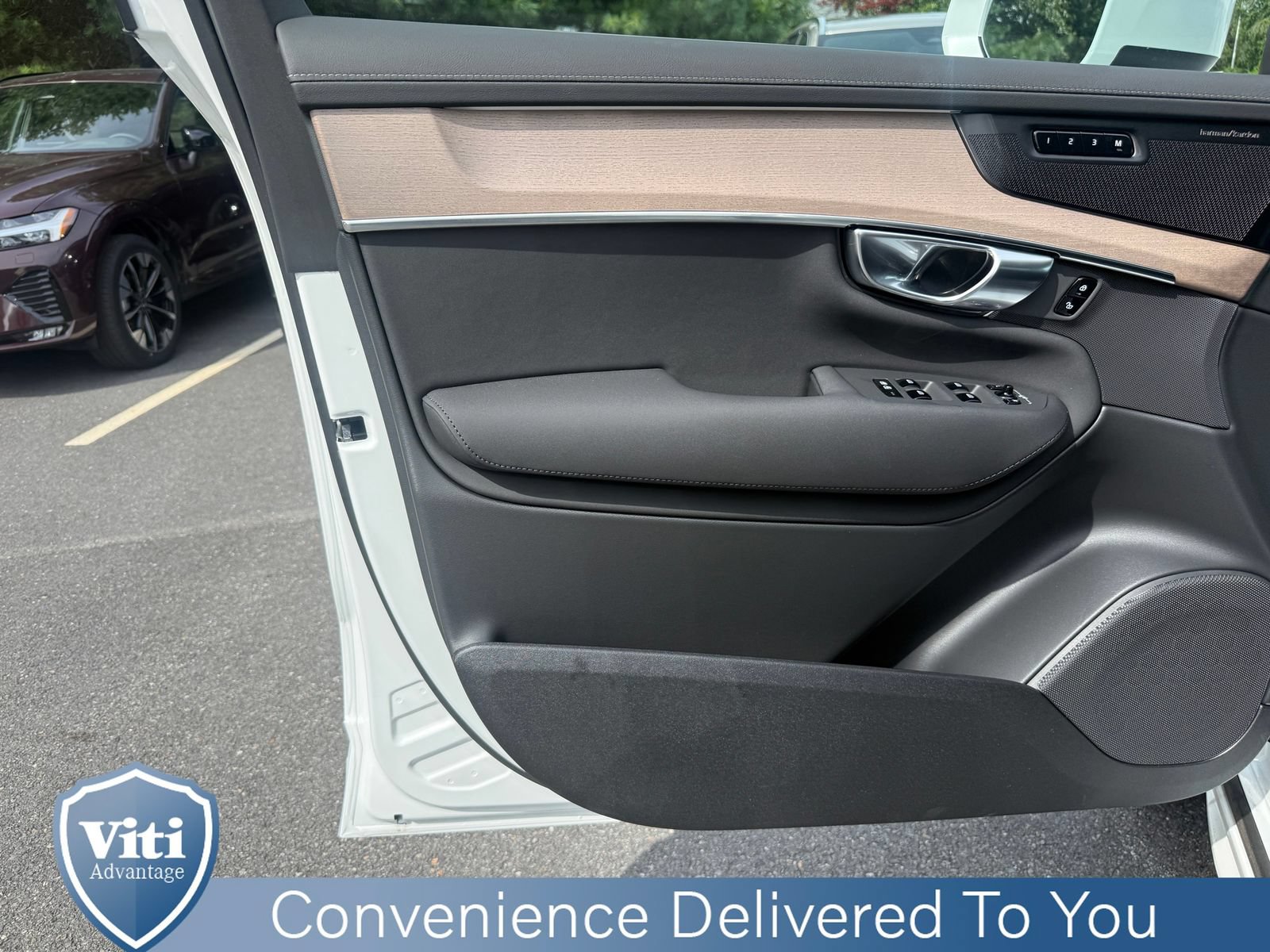 New 2027 Volvo XC90 B6 Plus AWD/4WD image 10