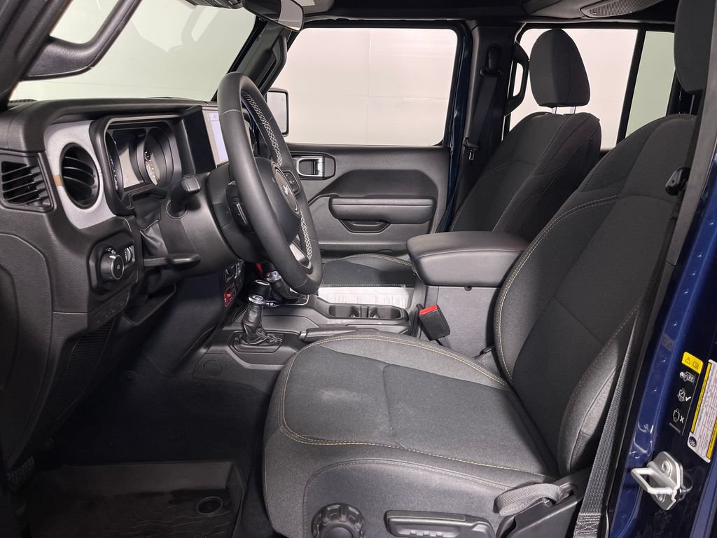 Used 2025 Jeep Wrangler Unlimited Sport AWD/4WD image 12