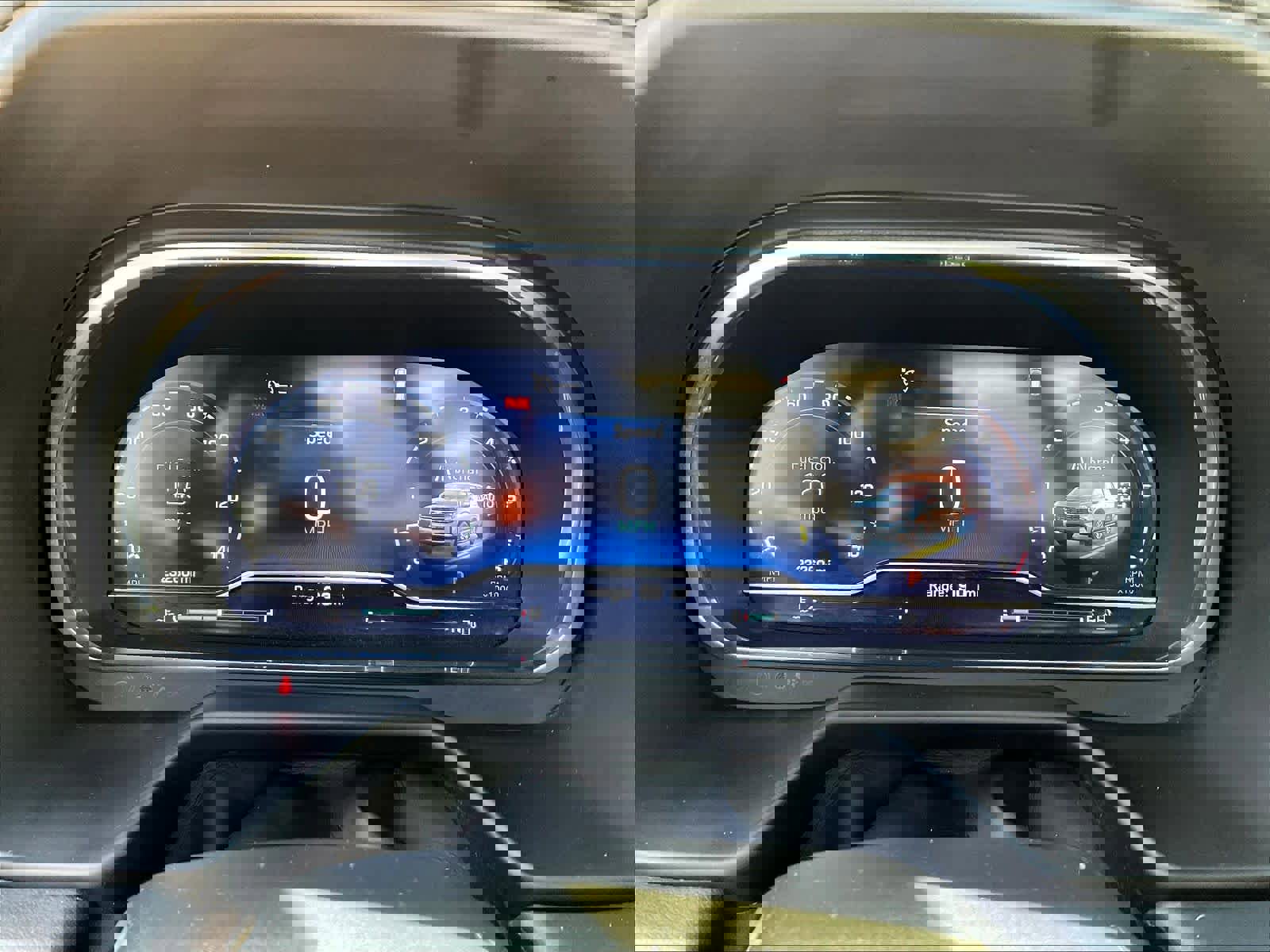 Used 2024 Chevrolet Suburban Z71 w/ Luxury Package image 22