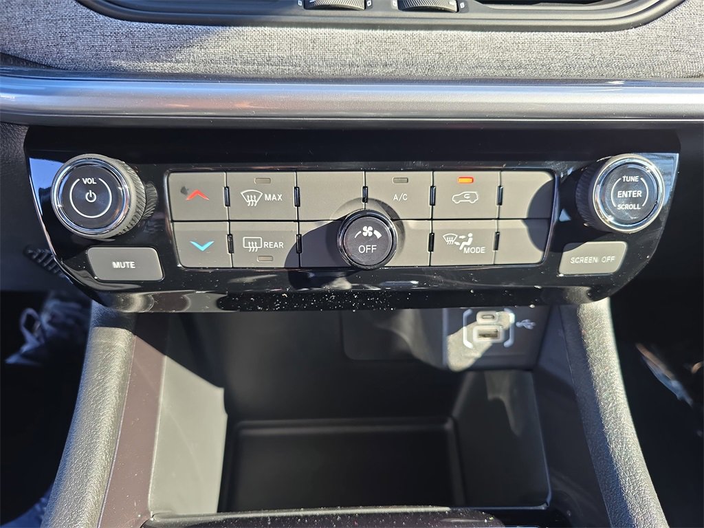 New 2026 Jeep Compass Latitude image 21