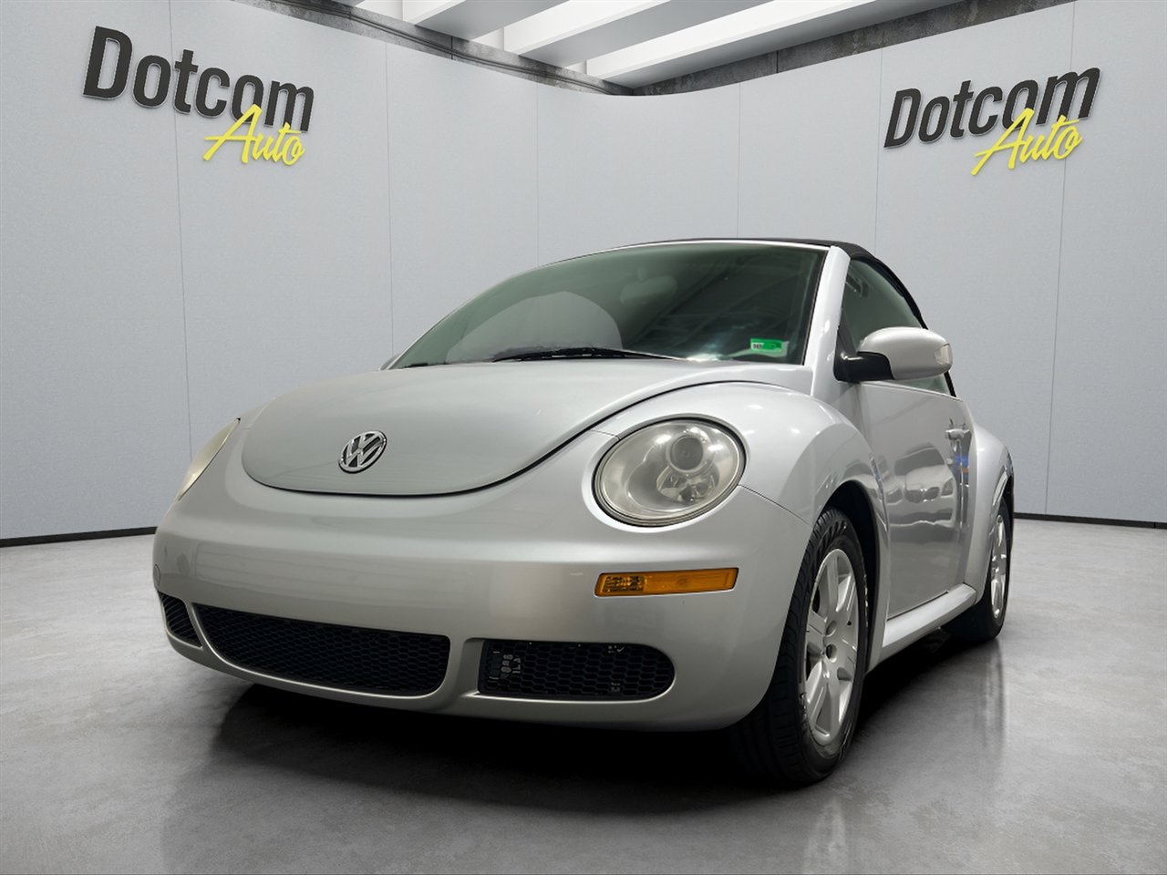 Used 2007 Volkswagen Beetle Convertible w/ Package 1 image 3