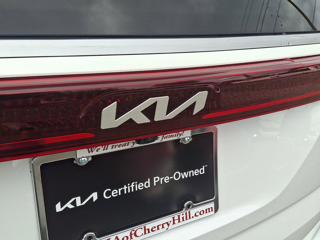 Used 2022 Kia Carnival LX FWD image 18