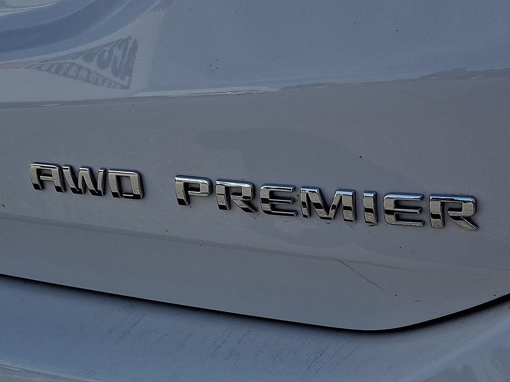Used 2023 Chevrolet Equinox Premier AWD/4WD image 32