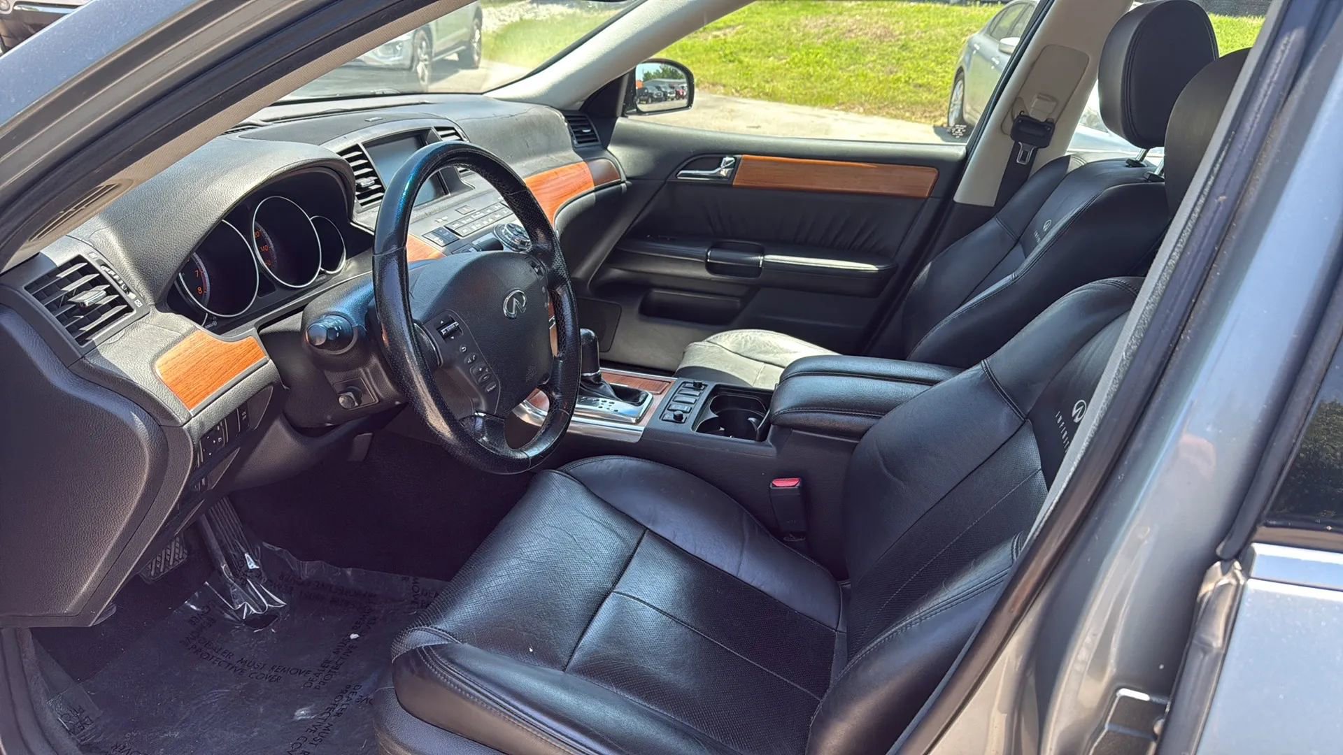 Used 2007 INFINITI M35 x w/ Technology Pkg image 3