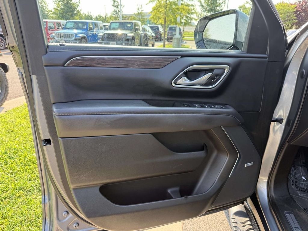 Used 2021 Chevrolet Tahoe Z71 AWD/4WD image 32