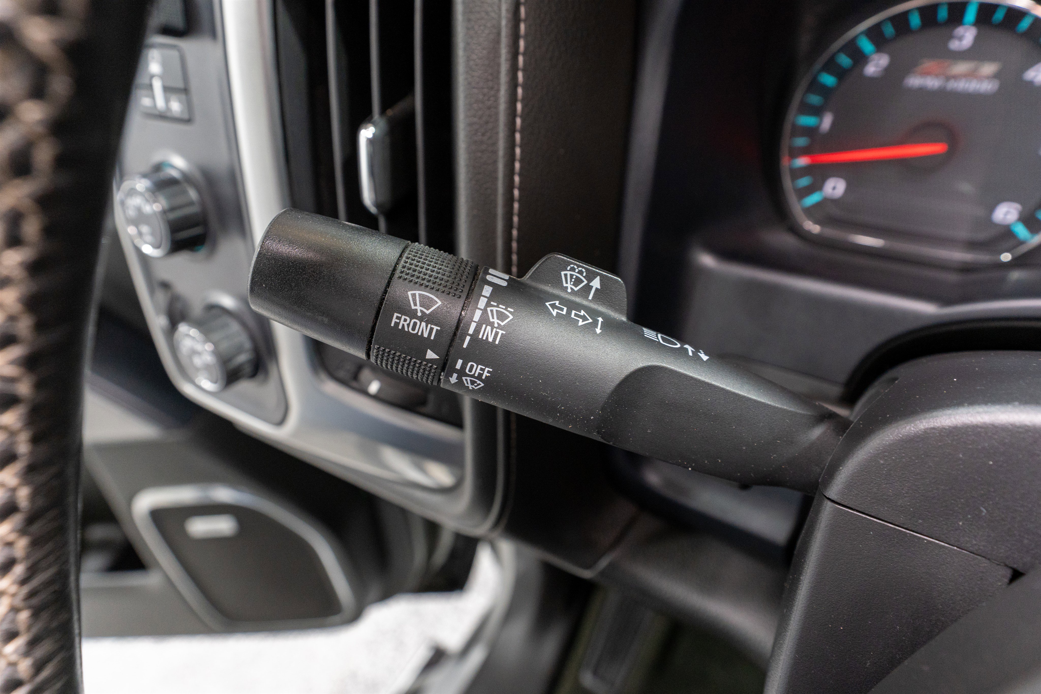 Used 2017 Chevrolet Silverado 1500 LTZ Z71 image 32