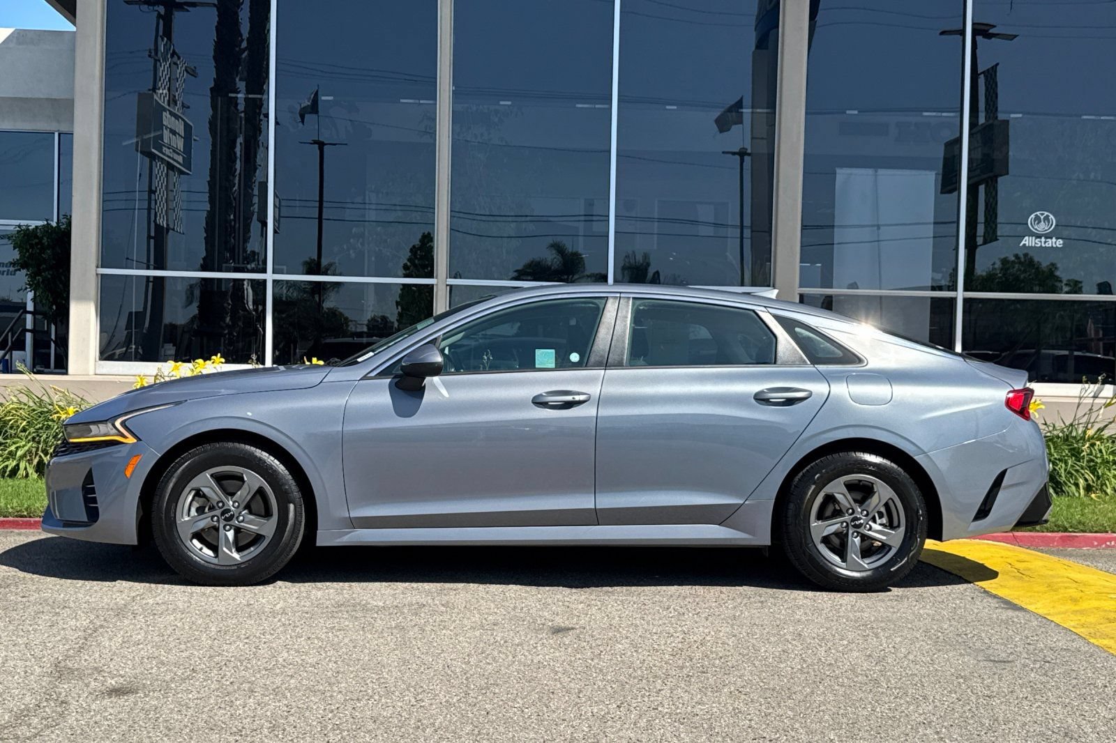 Used 2022 Kia K5 LXS FWD image 7