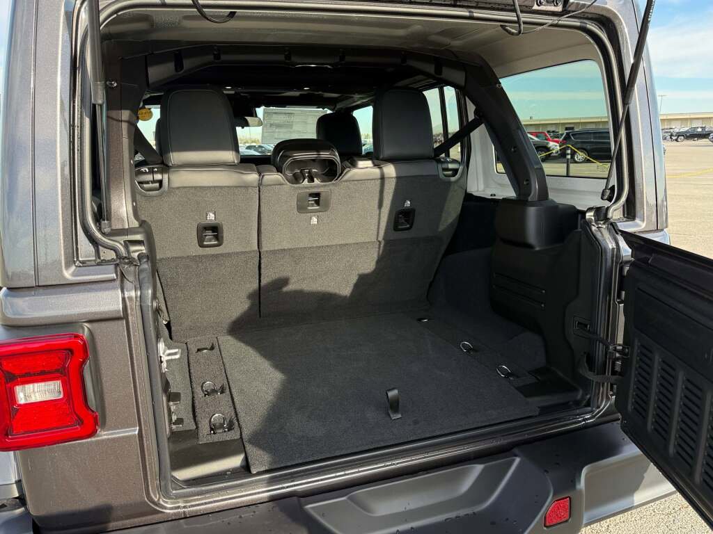 New 2026 Jeep Wrangler Rubicon image 24