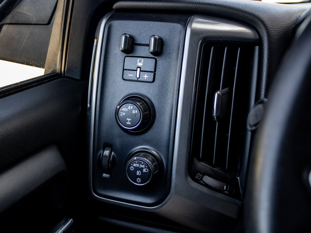 Used 2015 Chevrolet Silverado 1500 LT w/ All Star Edition AWD/4WD image 35