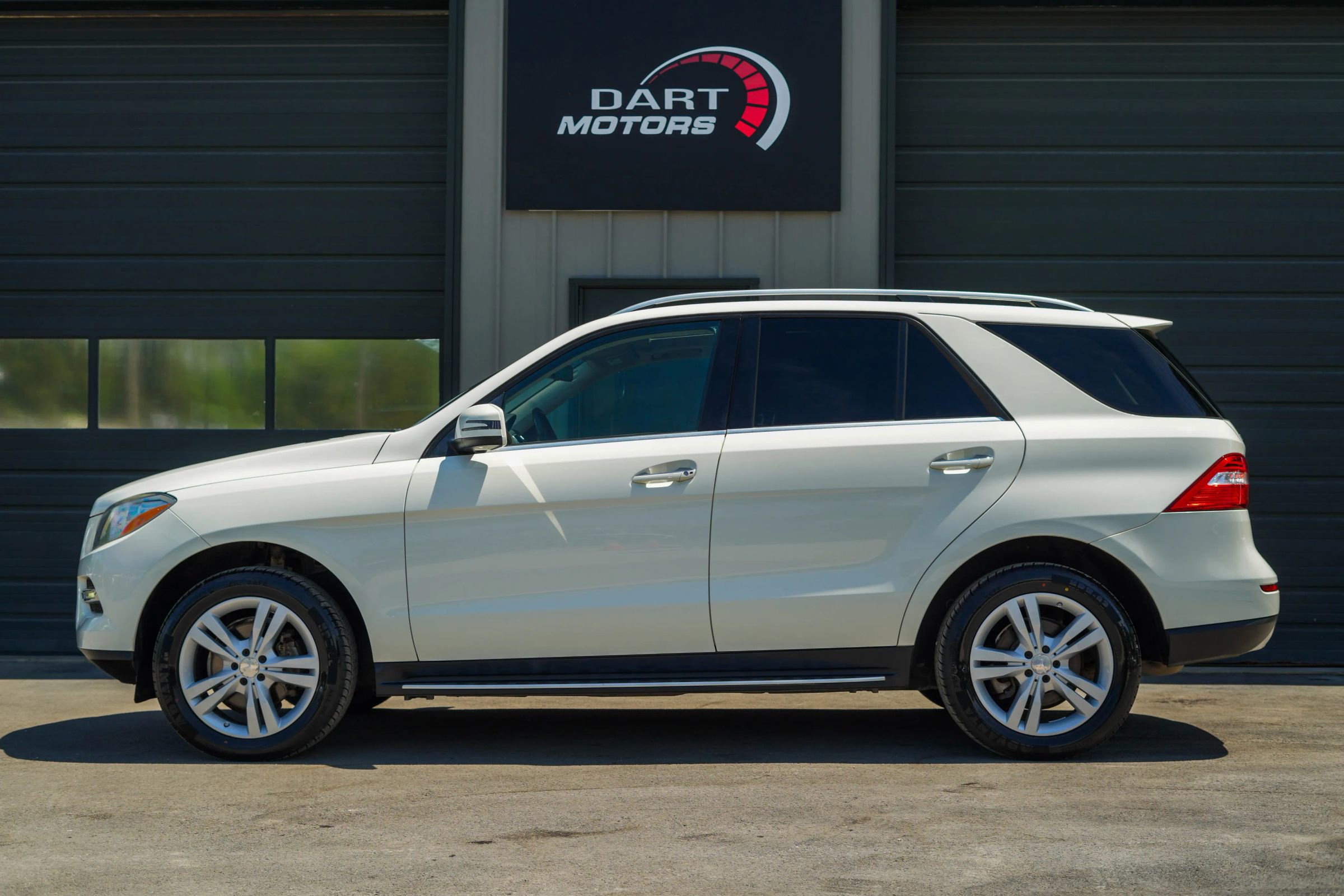 Used 2013 Mercedes-Benz ML 350 BlueTEC 4MATIC image 4