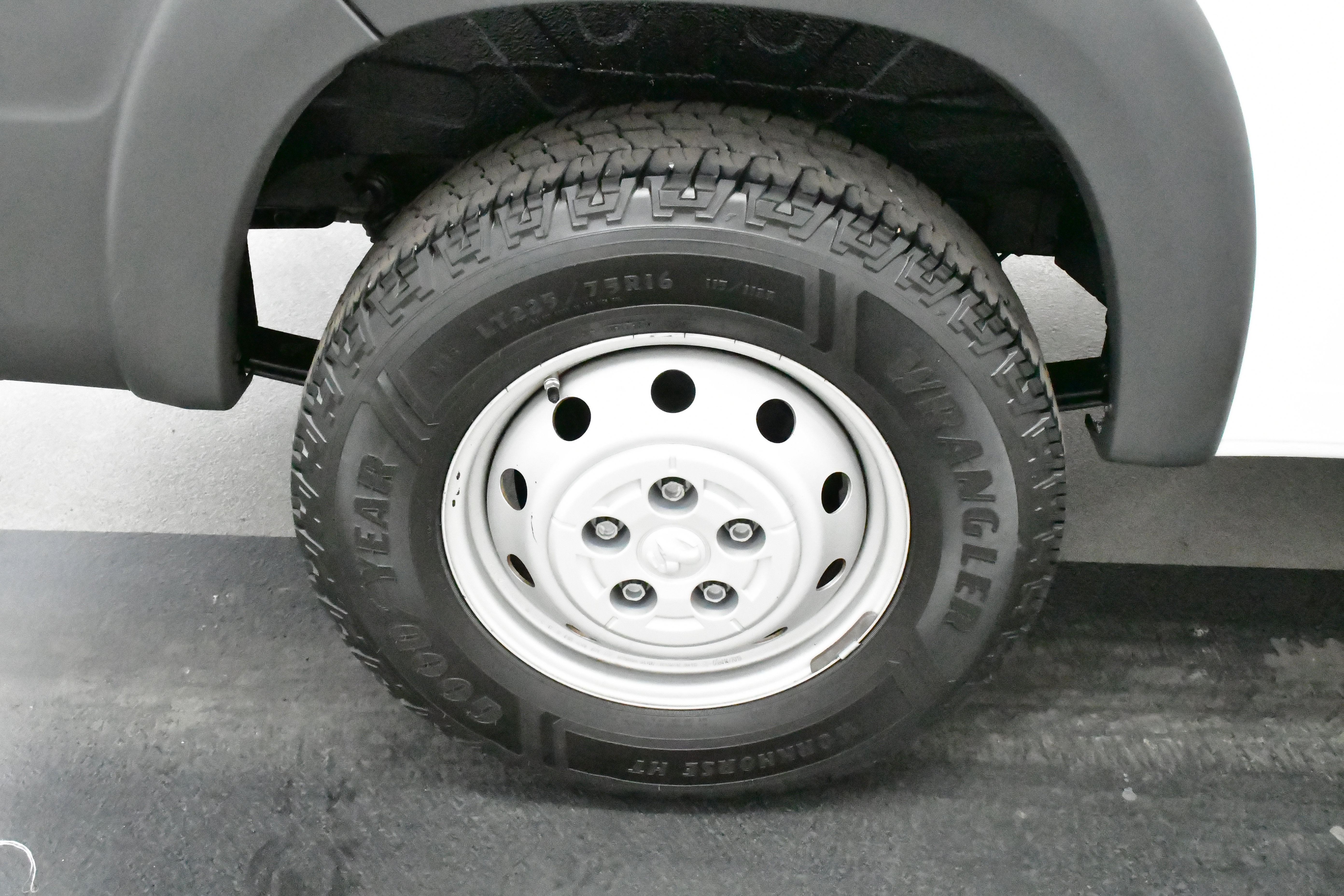 Used 2025 RAM ProMaster 2500 w/ Convenience Group image 49