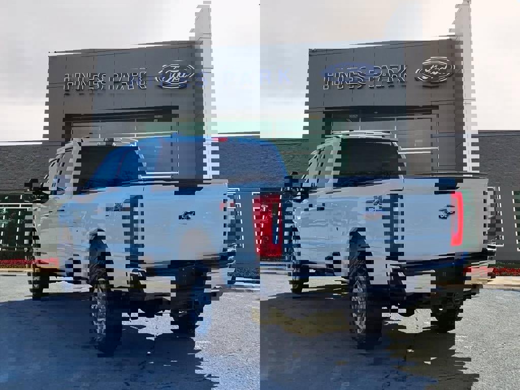 Certified 2024 Ford F350 XLT w/ FX4 Off-Road Package image 5