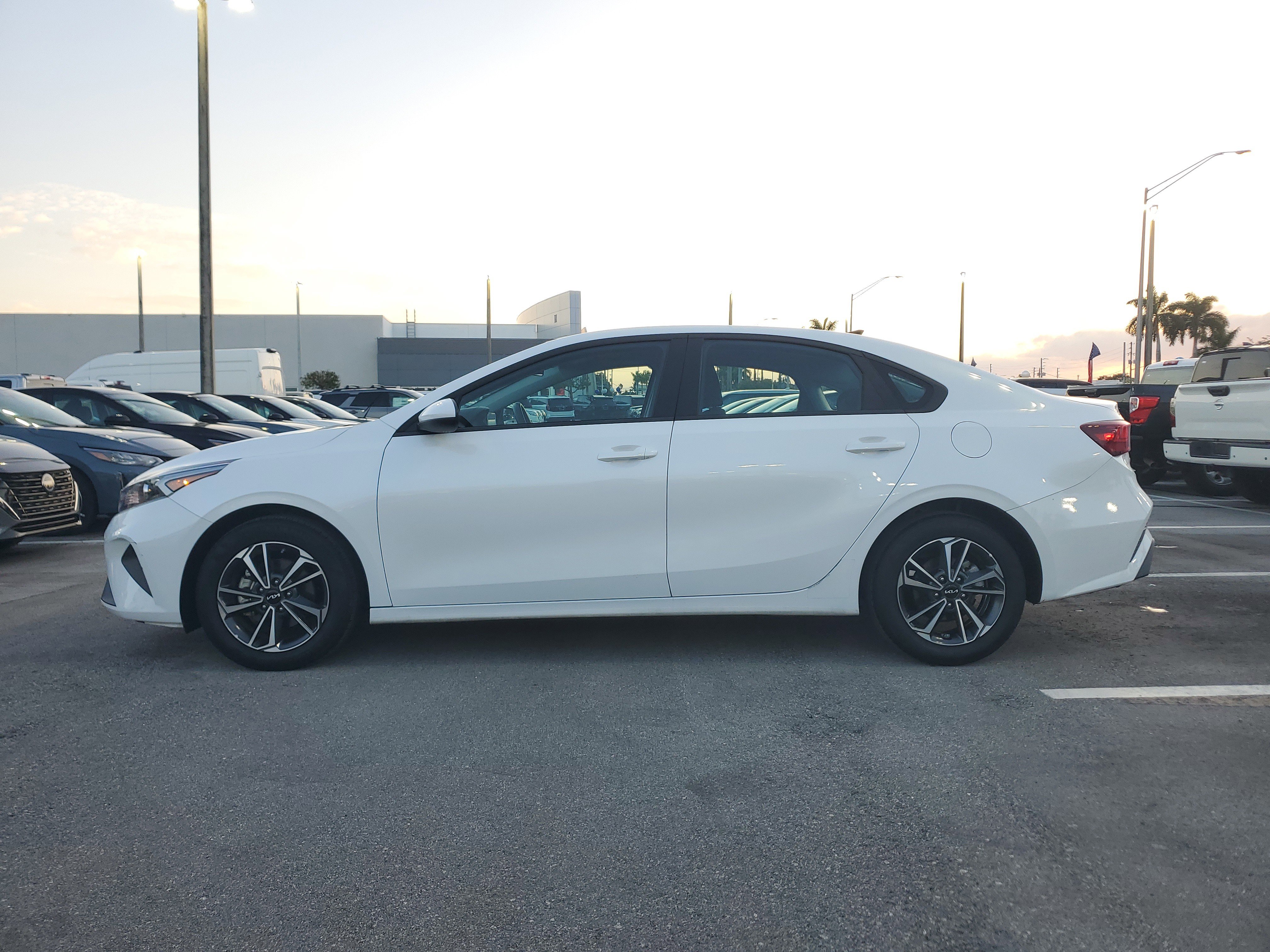 Used 2024 Kia Forte LXS image 8