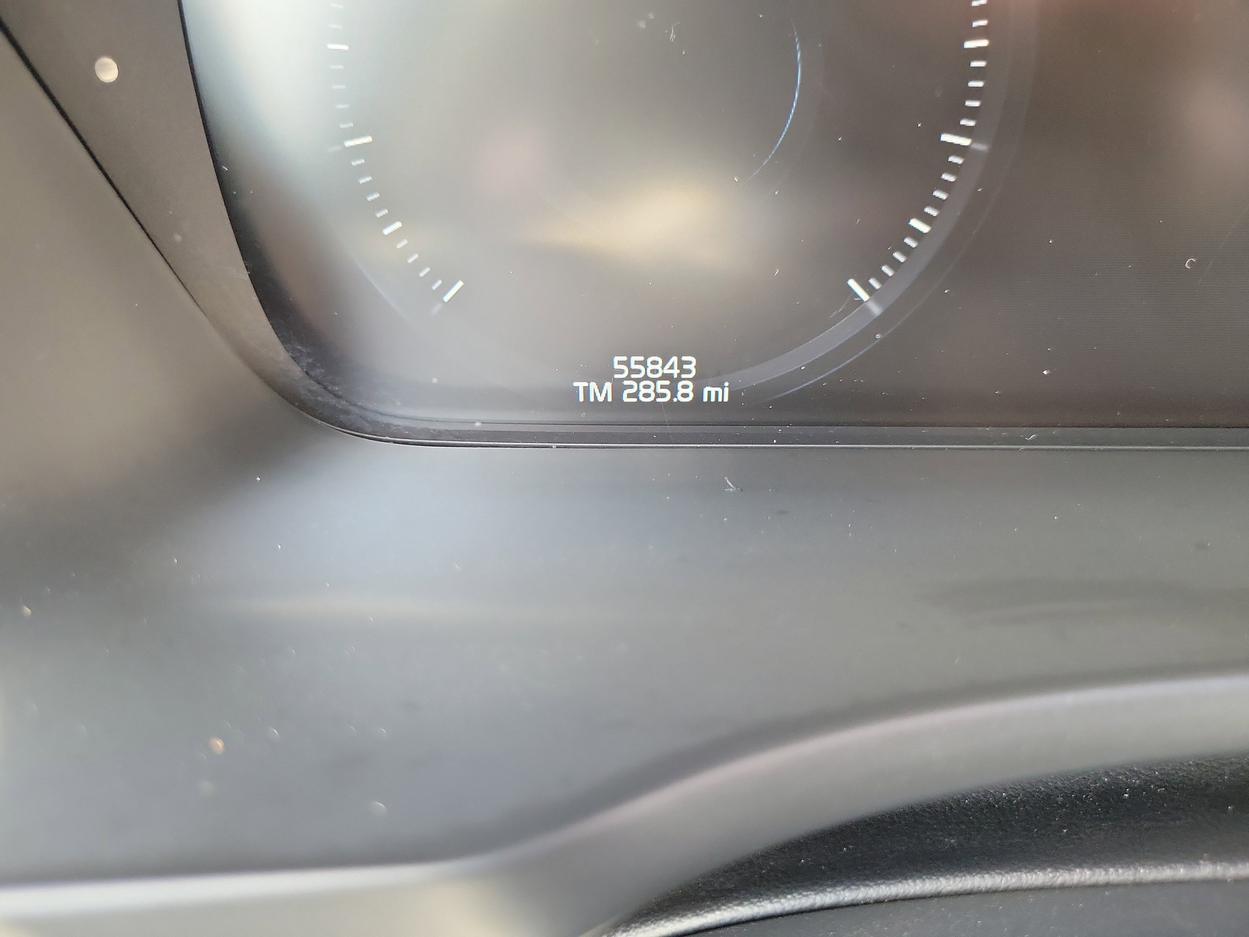 Used 2016 Volvo XC90 T6 Momentum w/ Momentum Plus Package image 27