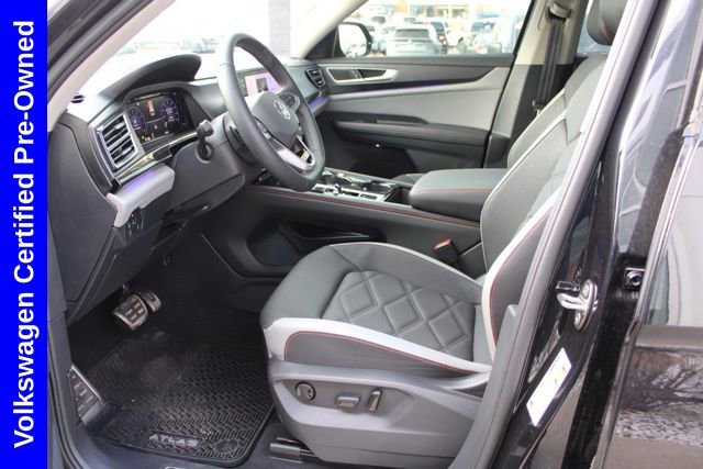 Used 2025 Volkswagen Atlas Peak Edition SE image 17