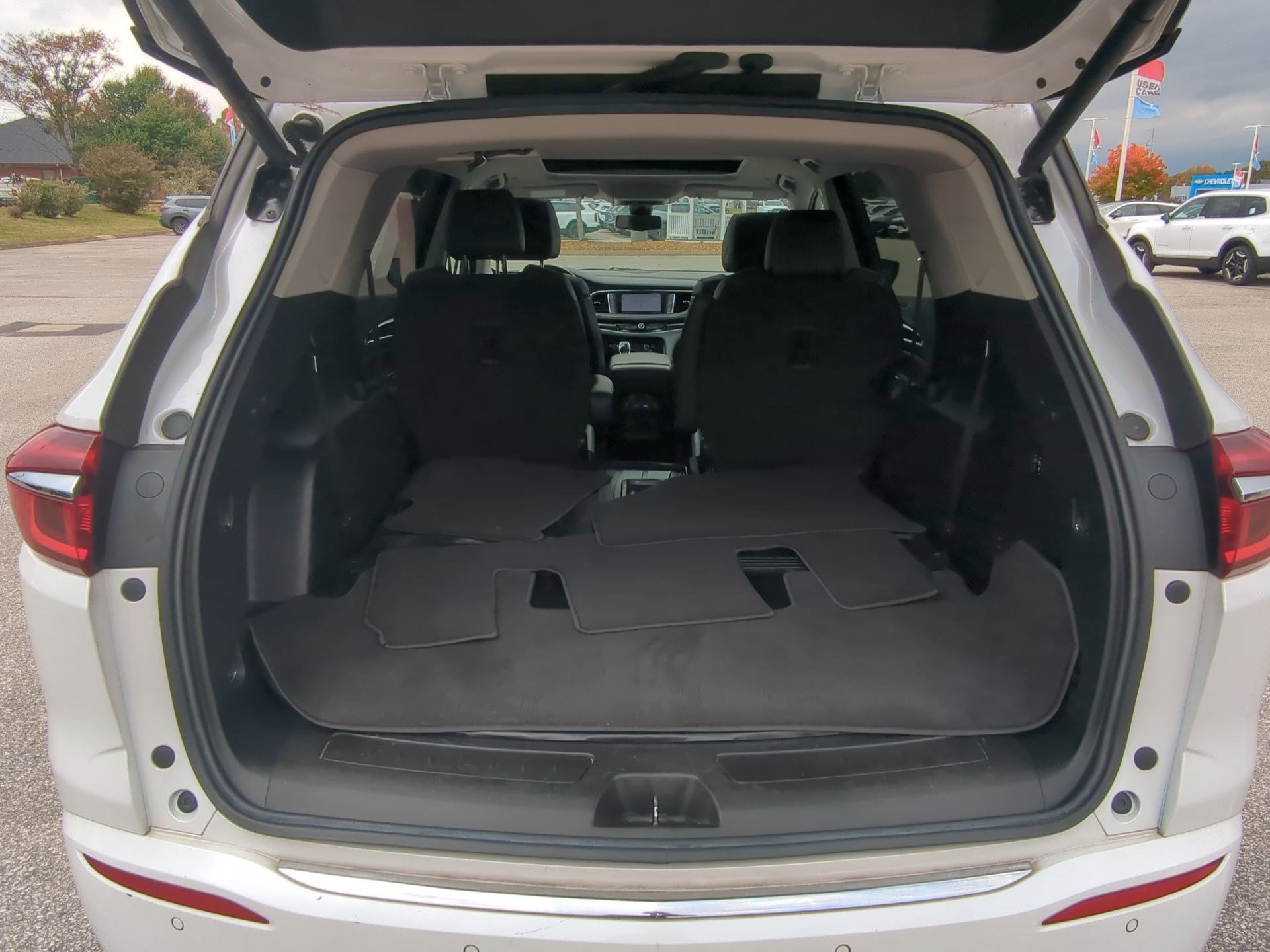 Used 2021 Buick Enclave Avenir w/ Avenir Technology Package image 24