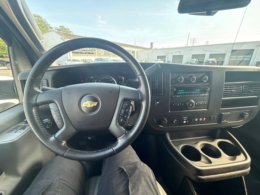 Used 2021 Chevrolet Express 3500 Extended w/ Driver Convenience Package RWD image 19