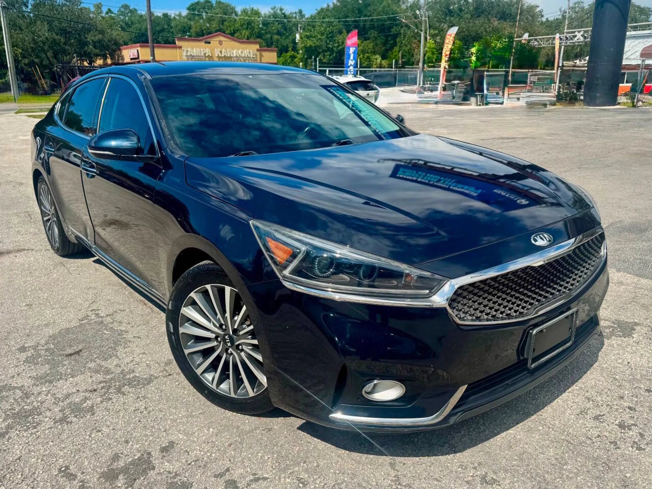 Used 2017 Kia Cadenza Premium FWD image 9