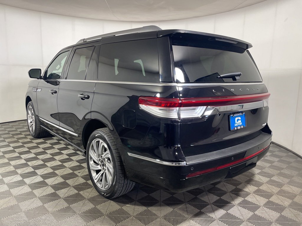 Used 2024 Lincoln Navigator Reserve image 5