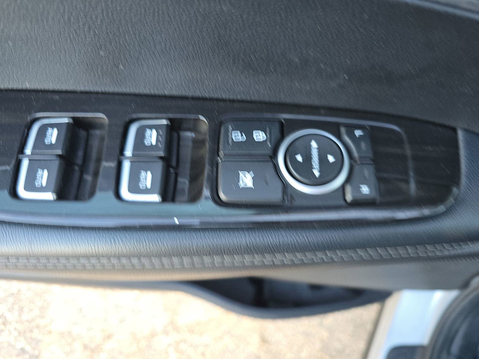 Used 2020 Kia Sorento LX FWD image 26