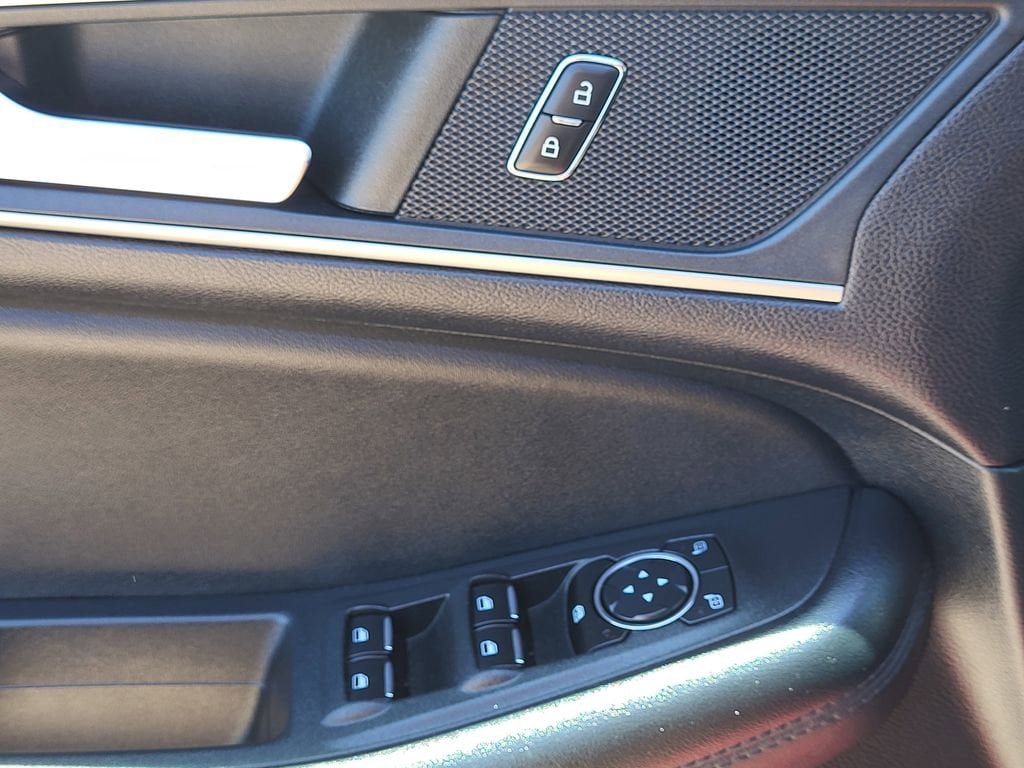 Used 2023 Ford Edge SEL AWD/4WD image 8