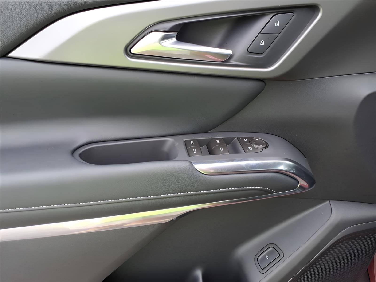 New 2026 Chevrolet Traverse LT w/ Sun and Wheel Package image 14