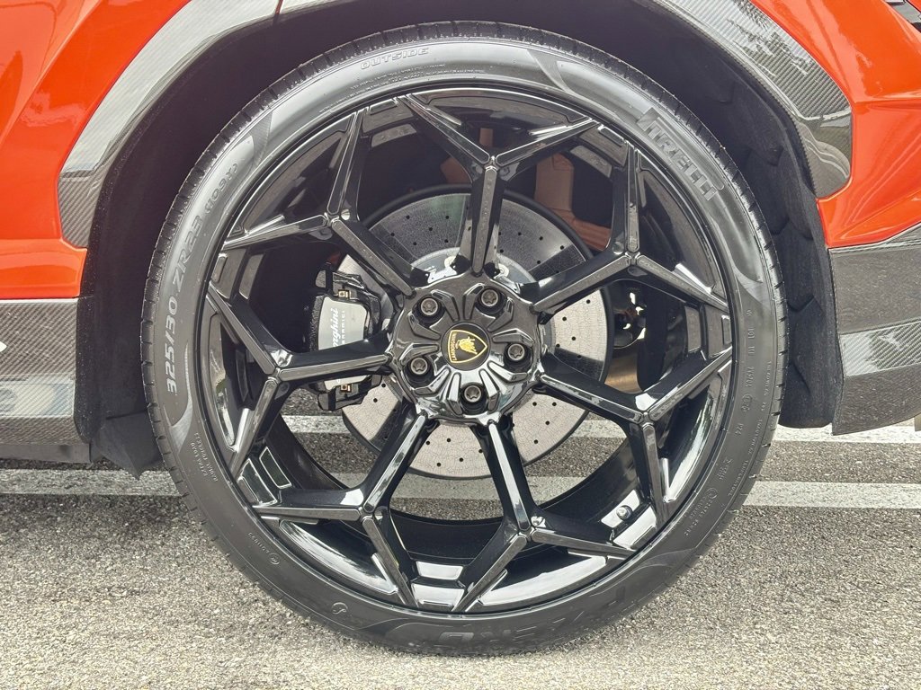 Used 2023 Lamborghini Urus Performante image 16
