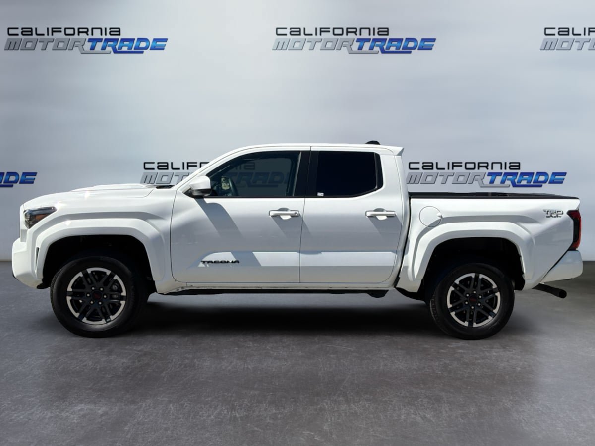 Used 2025 Toyota Tacoma TRD Sport AWD/4WD image 8