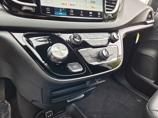 New 2026 Chrysler Voyager LX FWD image 23