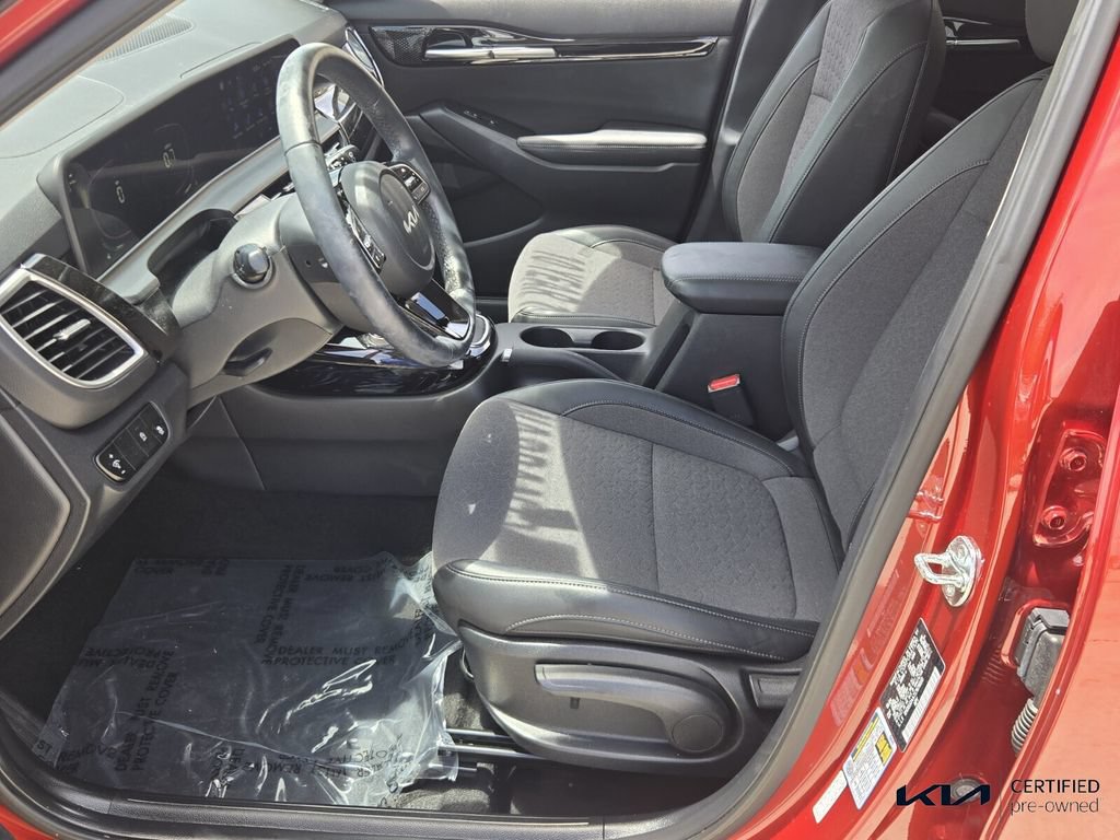 Certified 2025 Kia Seltos S FWD image 10