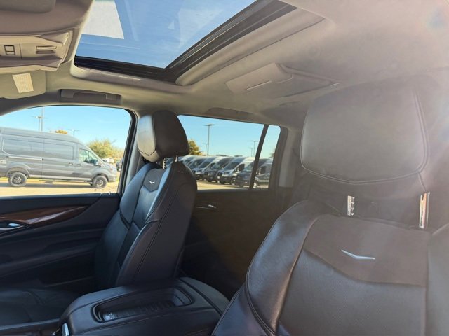 Used 2020 Cadillac Escalade ESV Premium Luxury image 14