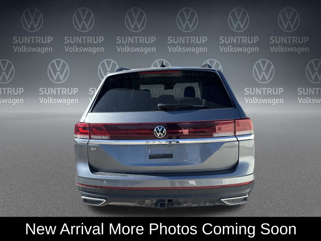 Used 2024 Volkswagen Atlas SE image 2