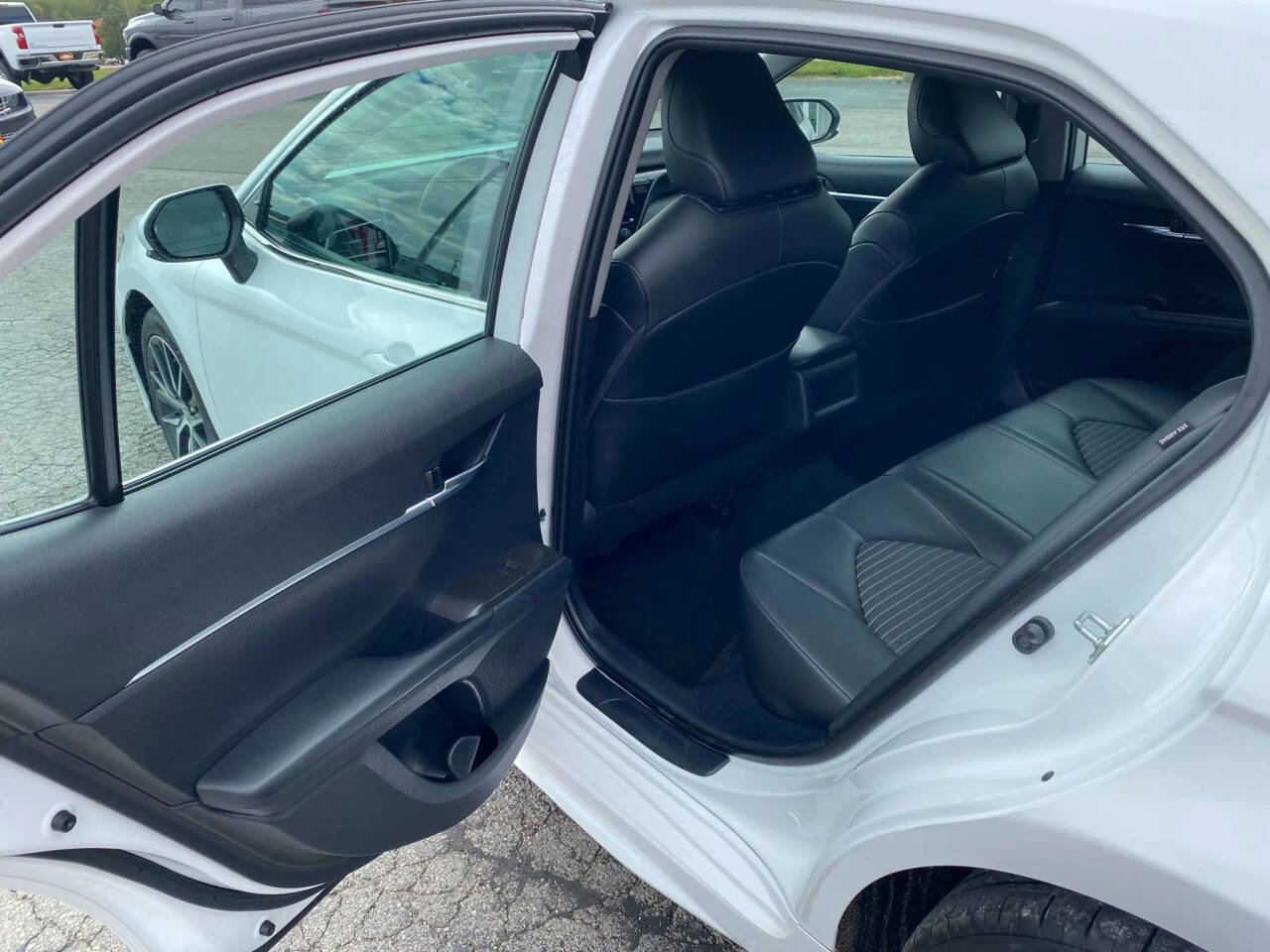 Used 2021 Toyota Camry SE image 23