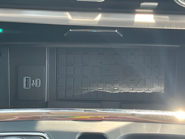 Used 2024 Ford Expedition XLT AWD/4WD image 32